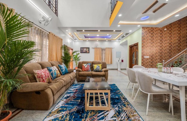 Splendor lux 5 BHK Villa by Susan Homestay