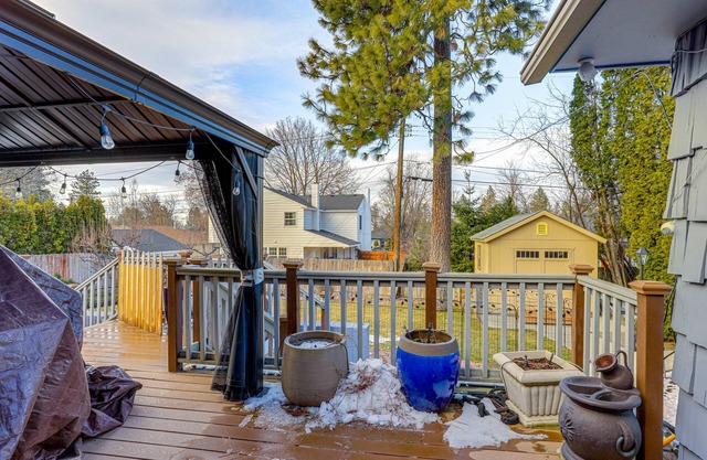 Spokane Home w/Deck + Yard, 2 Mi to Downtown!