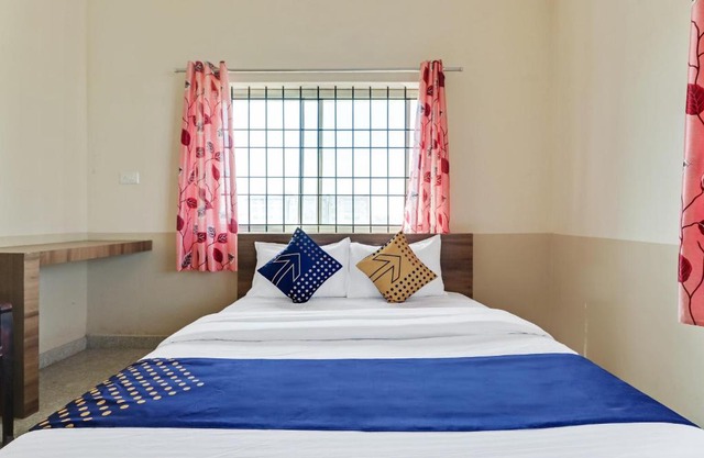 SPOT ON 76940 Sri Annapoorneshwari Residency Boarding & Lodging