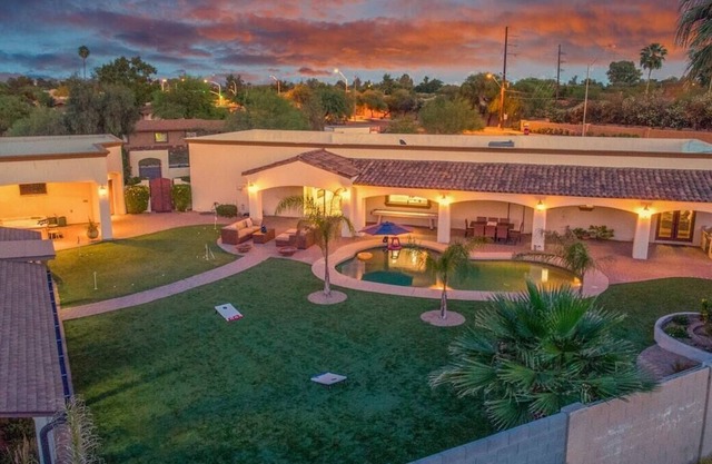 SPRAWLING HIGH END COMPOUND+ CASITA+POOL+PUTTING GREEN+HOT TUB+PRIME LOCATION