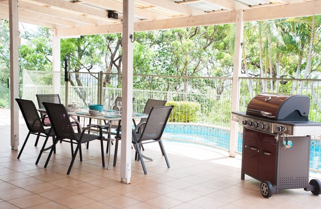 Springwood Sanctuary - Large Tranquil Pool.