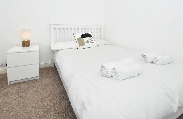 Squirrel Cottage by YourStays