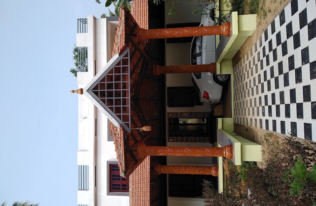Sreepadmini SS Ayurmadam. Ayurveda , Meditation Yoga Centre Anchalummood. kollam