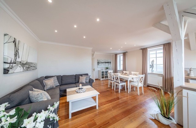 Stylish Baltic Sea apartment with island flair and a lovely fenced garden
