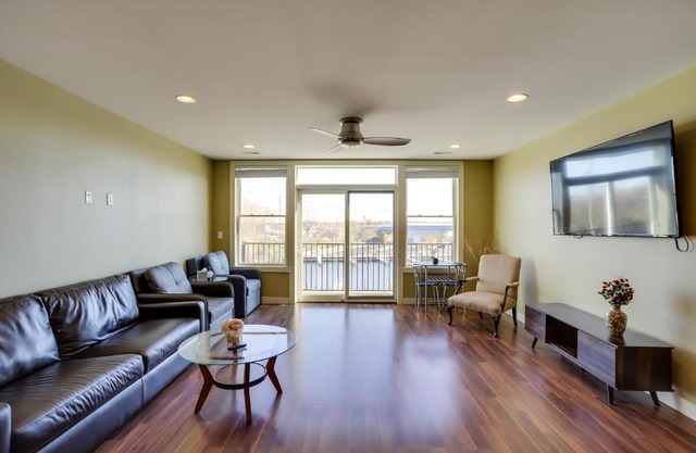 St Joseph Condo Less Than 1 Mi to Beach and Downtown!