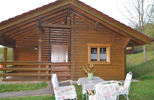 STA-12 - Log house with rustic charm & modern furnishings. - Nature experience village