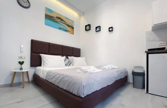 Stam's Studio Apartment with yard