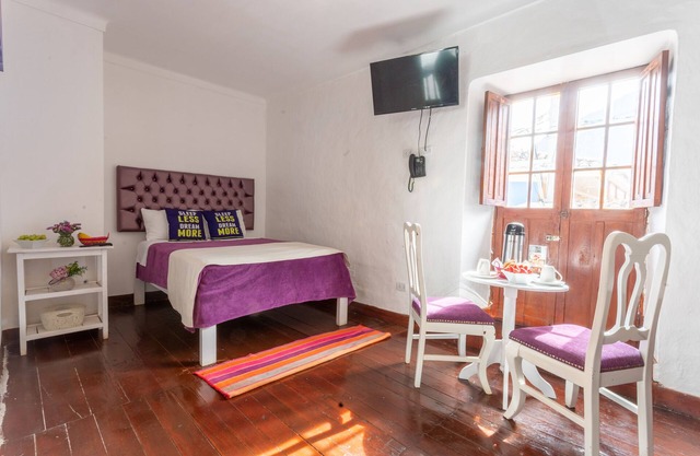 Standard room with mountain view