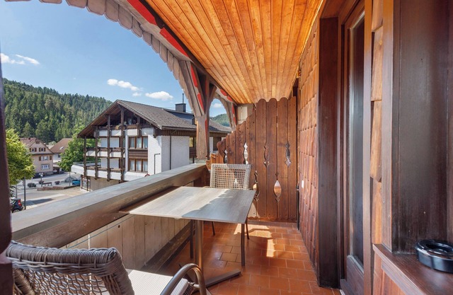 Standard Twin Room with Shared Garden, Balcony and Wi-Fi
