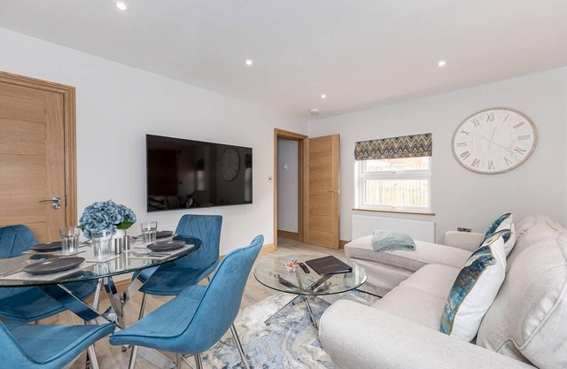 Stanley House - 4-Bed, 4-Bath Home