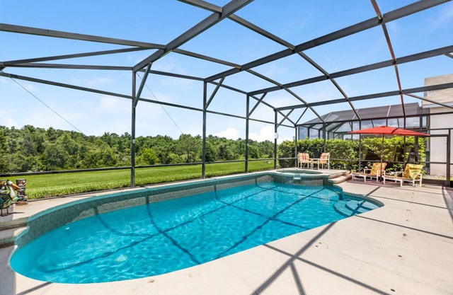 STAR WARS AND FROZEN PARADISE!- Private Conservation View! 5 miles to Disney!