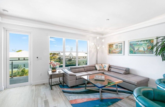 Starboard Condo Summa