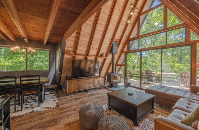 Starlight Chalet by Innsbrook Vacations!