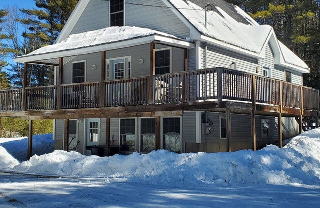 Stay a while at Chalet-A-While! Brand new hot tub and minutes to ski resorts!