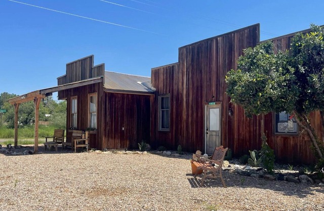 Stay at the JH Smith Historic Landmark in the heart of Dragoon
