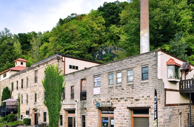 Stay in a piece of History. 2 bedroom apartment with private deck