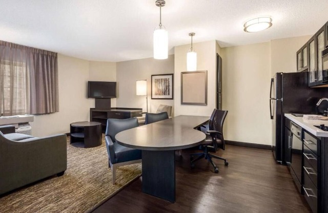Stay in Style at this Hotel: Your Home in Chicago's Suburbs! 2 Family-friendly Suites!