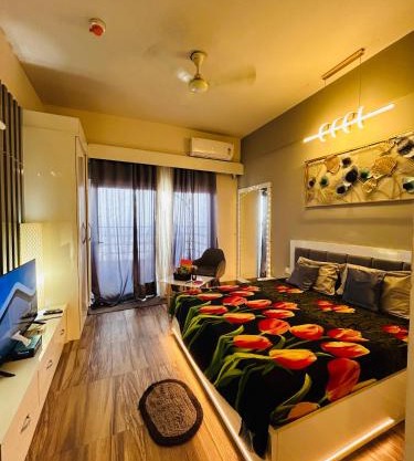 Stay near Expo mart -Modern loft overlooking the city