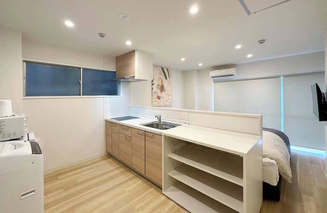 Stay on Hiroshima’s Shopping Street – Cozy Studio