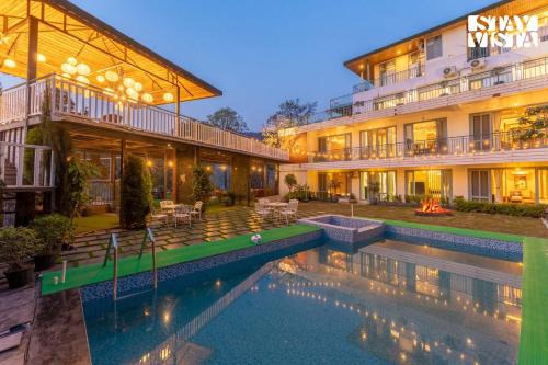 StayVista at Aykon Estate - Modern Interiors, Views
