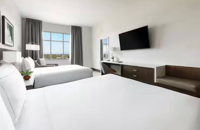 Std 2 Queens, DoubleTree Tucson, Restaurant & Pool, Near Convention Center