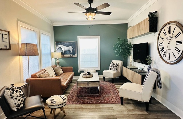Steel Magnolias: Family & Pet Friendly, Great Price, QR Code Video Walkthrough!