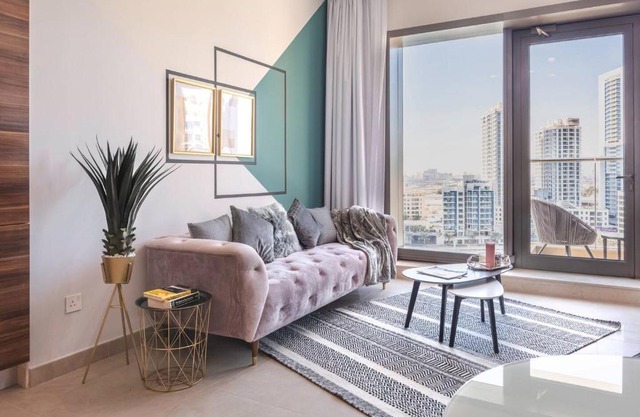 Stella Stays Dubai Jbr Beach Netflix 