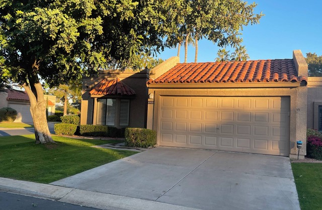 STEPS FROM THE GREENS, MINUTES FROM EVERYTHING - LIVE THE WESTBROOK LIFESTYLE!