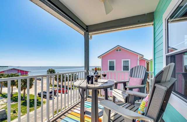 Steps to Beach: Home w/Sunset Views in Cedar Key!