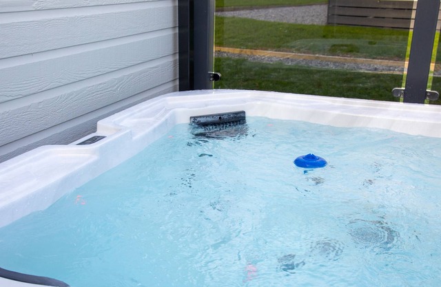 Stewart Resort Lodge 50 - a lodge that sleeps 6 guests in 3 bedrooms