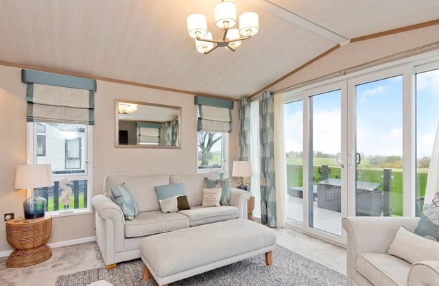 Stewarts Resort Lodge 24 - a lodge that sleeps 4 guests in 2 bedrooms