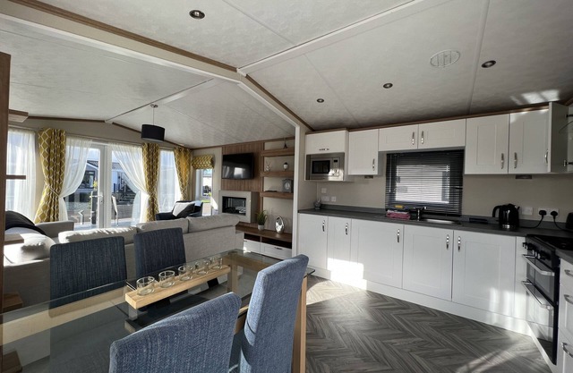 Stewarts Resort Lodge 1 - a lodge that sleeps 4 guests near St Andrews