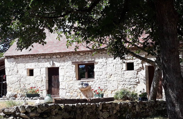 Stone cottage near Bergerac