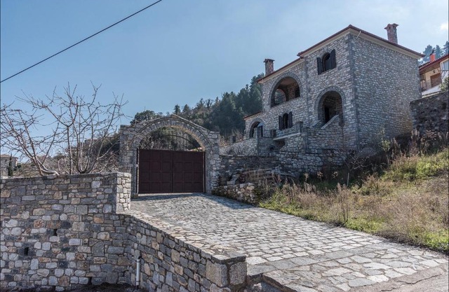 Stone Mansion Anavryti, ΑΜΑ 20569