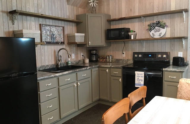 Stonehaven Cottages - "The Birchview Suite Duplex - Lower Level"