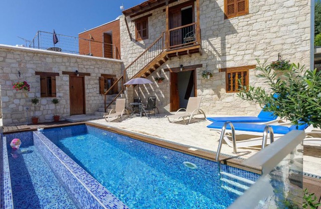 Stonehouse with private swimming pool