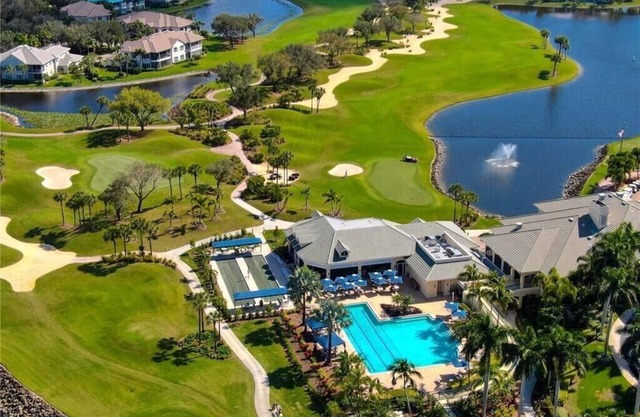 Stoneybrook - Second Floor Condo overlooking the Green