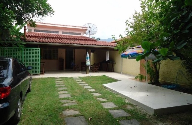 Storey house on 300m2 of land with terrace, 4 bedrooms, 3suit. bbcue and shower
