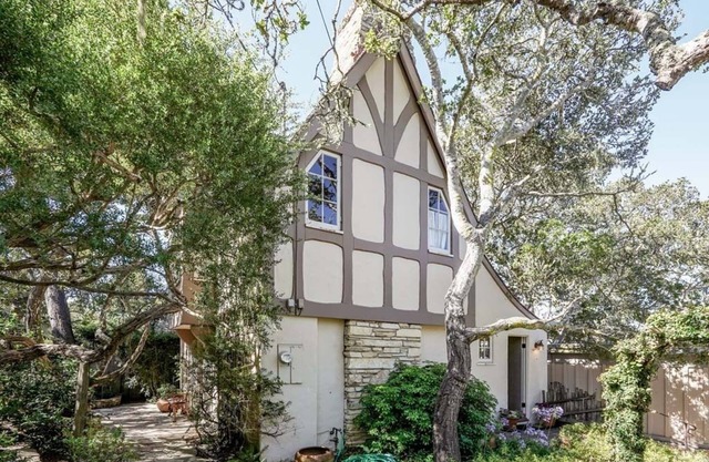 Storybook Cottage Downtown Carmel