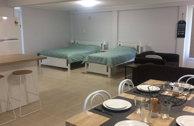 Stretton Lane - close to airport