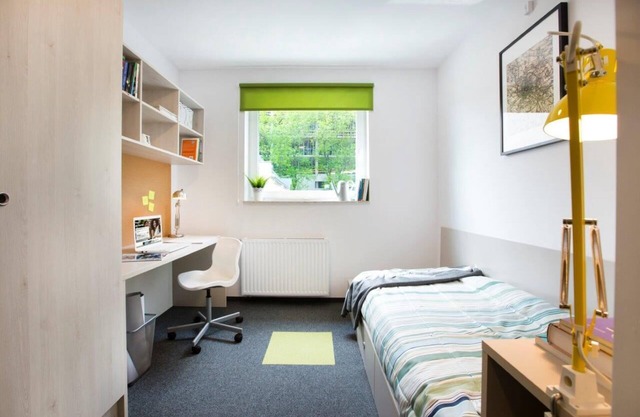 Student Depot 96 | Wrocław | Stylish Studio | Desk