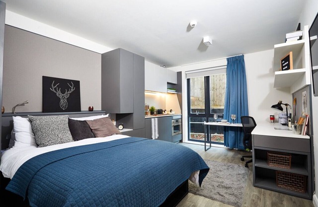 Student Only, Private Studio in Southampton