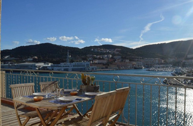 Studio 2-4 pers with terrace and sea view, Port-Vendres, quiet, central location