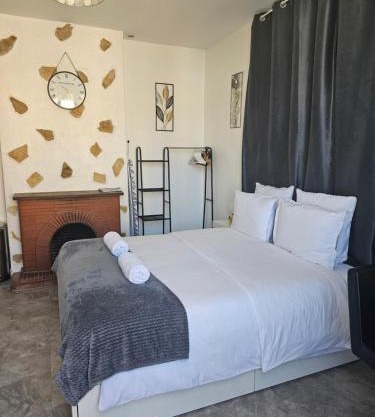 Studio 3 à La Trinité proche de Nice 10 mn, Monaco 15 mn et l'Italie 30 mn