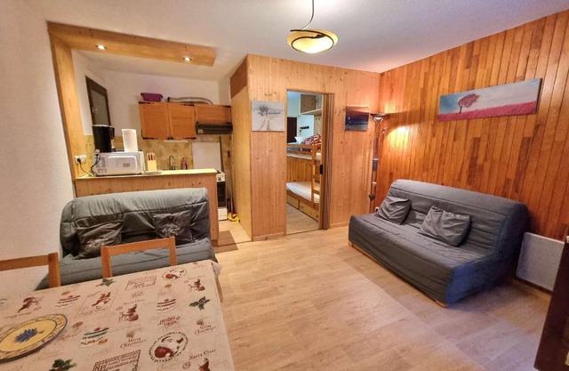 Studio 4 Pers avec Terrasse et Jardinet - Ski et Randos à Pied - Animaux Admis - FR-1-393-164