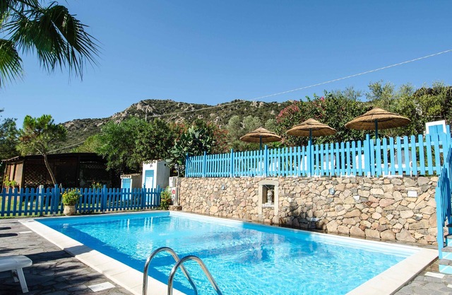Studio Apartment 'Agricosta Del Sud Studio6 - 4p' with Shared Pool and Shared Garden