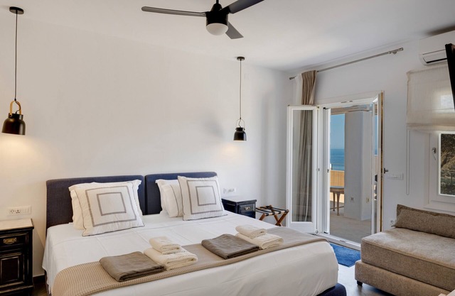 Studio Apartment "Blueros - Black Stone Suite" with Sea View, Shared Pool & Wi-Fi