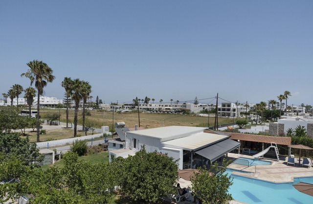 Studio Apartment 'Golden Sun 3' with Sea View, Shared Pool and Wi-Fi