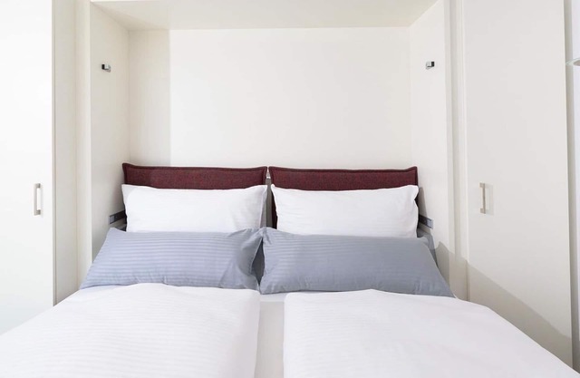 Studio Apartment 'Huber Living Single 301' with Balcony and Wi-Fi
