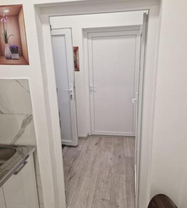 Studio apartment Klarić